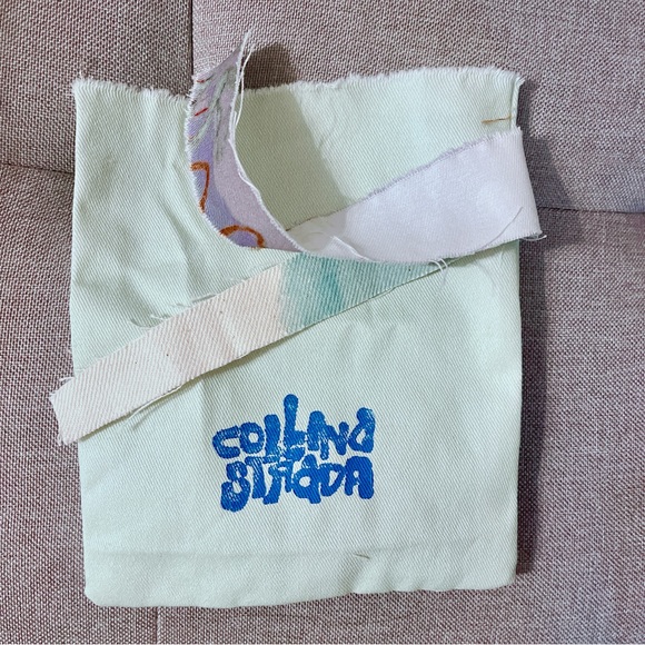 Collina Strada Dolphin Heart Pin - Picture 5 of 8